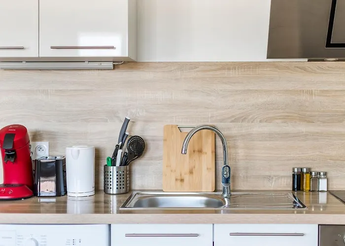 Whitehorse 3 Cahorscitystay *